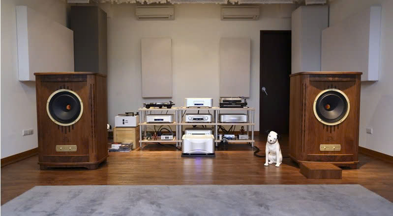 Loa Hi-End là gì? Vì sao giới audiophile sẵn sàng chi hàng tỷ chỉ để “nghe nhạc”?